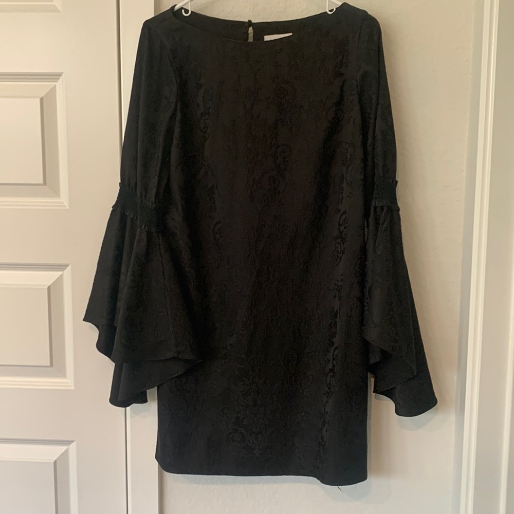 Black belle sleeved dress with subtle print